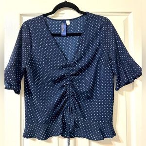 NEVER WORN! navy/white polka dot blouse. Women’s Sm. Cinch front+peplum sleeves